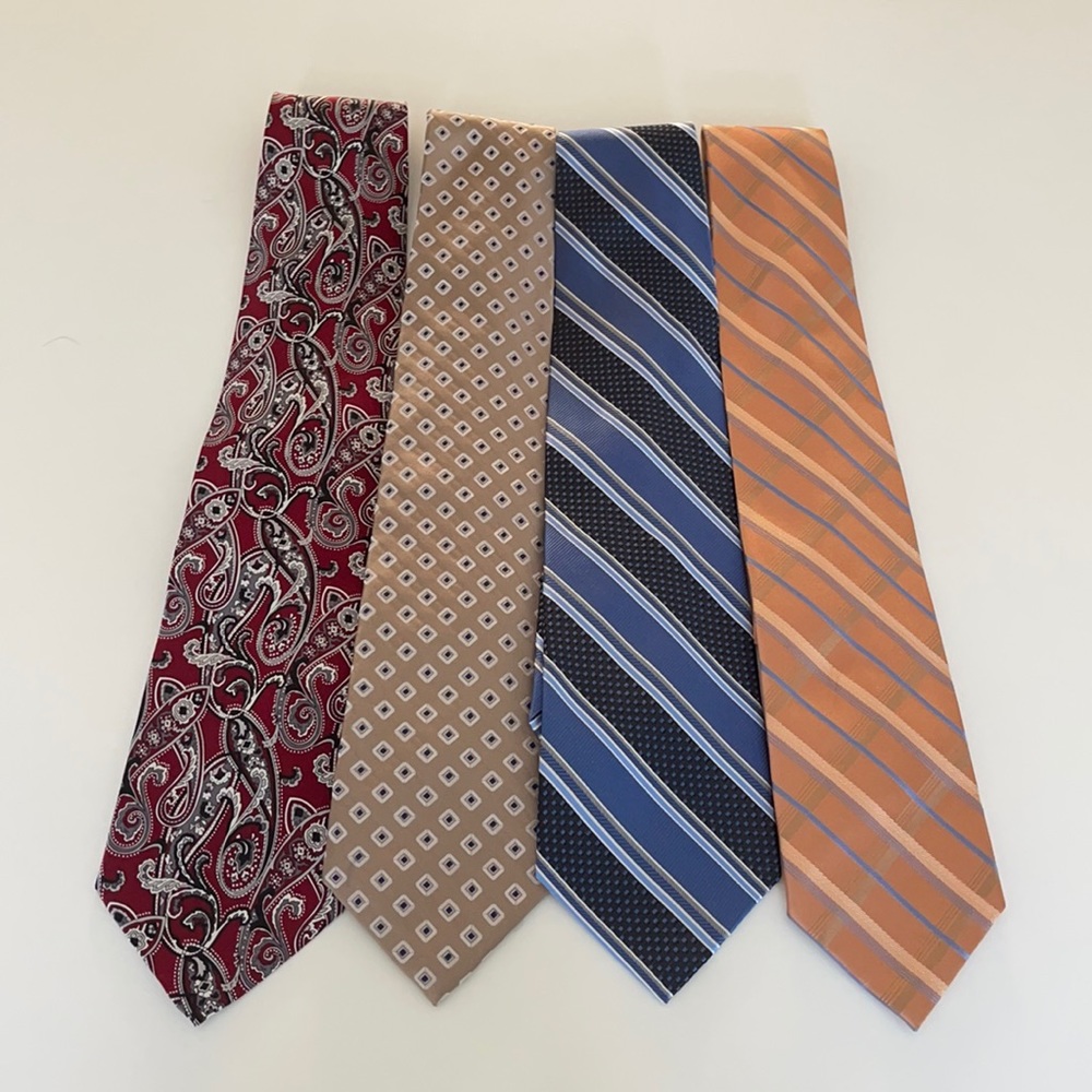 Set of 4 men’s silk ties various brands